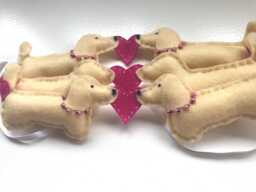 Dachshund Garland Blonde Cream Decor Weenie Dog Gift For Sausage Lover I Love Dachshunds Felt Doxie - thumbnail 1