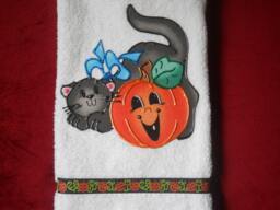 Appliqued Halloween Bathroom Or Kitchen Hand Towel Black Cat & Pumpkin Decor