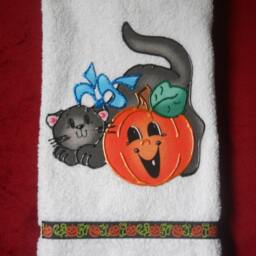 Appliqued Halloween Bathroom Or Kitchen Hand Towel Black Cat & Pumpkin Decor - thumbnail 3