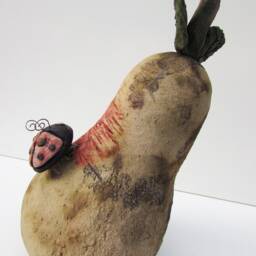 Ceramic Pear & Ladybug - thumbnail 3