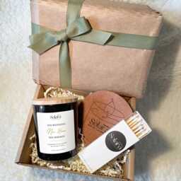 New Home Soy Candle Gift Set, Personalized Housewarming Keepsake - thumbnail 4