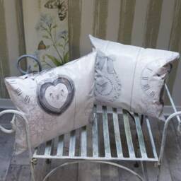 Oilcloth Cushion Shabby Chic in 3 Sizes - Outdoor Garden Lounge Decoration - thumbnail 3