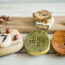 Ornamented Ceramic Soap Dish With Drain Handmade Oval Sponge Holder - thumbnail 2