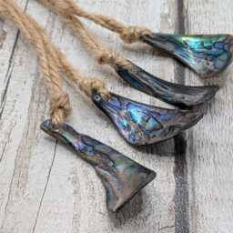 Set Of Four Wild New Zealand P??ua Shell Ornaments - Natural Beach-Combed Abalone Decorations On Jute Cord For Yule Christmas Trees - thumbnail 3
