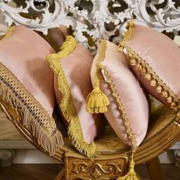 "Cushion From The ""Duchessa" - thumbnail 2