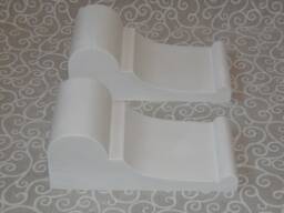A Pair Of Medium Size Victorian Classic Design Plaster Corbels , 20cm High 9 1/2cm Wide 8cm Deep - thumbnail 1