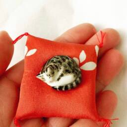 Miniature Cat Figurine, Sleeping Cat, Ceramic Sculpture - thumbnail 4