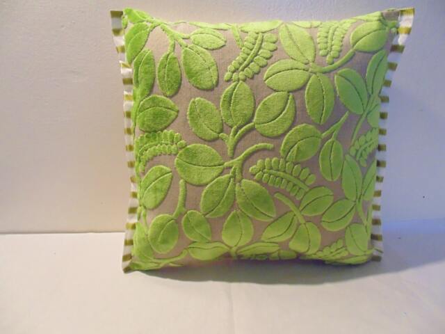 Designers Guild Velvet Calaggio-Apple Cushion Cover - image 1