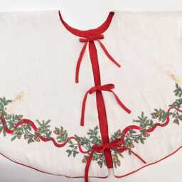 Natural Candle Garland Tree Skirt, Embroidered Holiday Greens Collar, Handmade Christmas Decor
