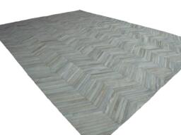 Cowhide Patchwork Rug Raw Leather Argentina - Cowhide Free Shipping Chevron Mix Of Light/Medium Greys & Creams 5' X 7' Handmade - thumbnail 1