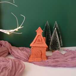 Handmade Victorian House Candle Christmas Decor, Cozy Soy Candle - thumbnail 2