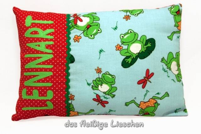 Pillow Frog Cuddle