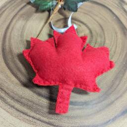 Canadian Red Maple Leaf Felt Christmas Tree Ornament Decorations - Set Of 3 - thumbnail 4
