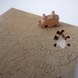Suede & Mahogany Hand-Cut Wooden Jigsaw Puzzle - thumbnail 3