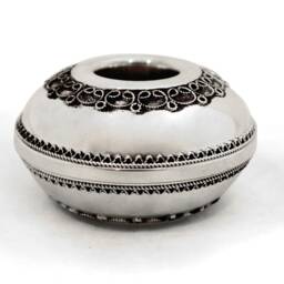 Tiny Round Shaped 925 Sterling Silver Traveling Candlesticks - Modern Jewish Travel Gift - thumbnail 4