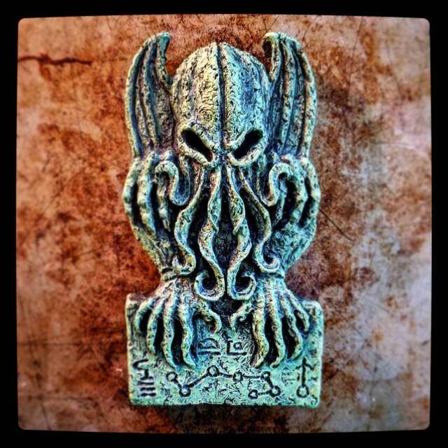 Cthulhu Idol Magnet - image 1