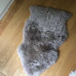 Mauve /Taupe Scoloured Sheepkin Rug . Chair Cover Bed Cover, Fur , Genuins Sheepskin Rug, Mat, Interior Accessories - thumbnail 2