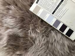 Mauve /Taupe Scoloured Sheepkin Rug . Chair Cover Bed Cover, Fur , Genuins Sheepskin Rug, Mat, Interior Accessories - thumbnail 1