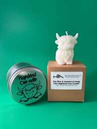 Novelty Highland Cow Soy Candle, Coo-ndle Assorted Fragrance in Gift Tin - thumbnail 1