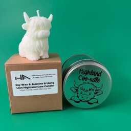 Novelty Highland Cow Soy Candle, Coo-ndle Assorted Fragrance in Gift Tin - thumbnail 2