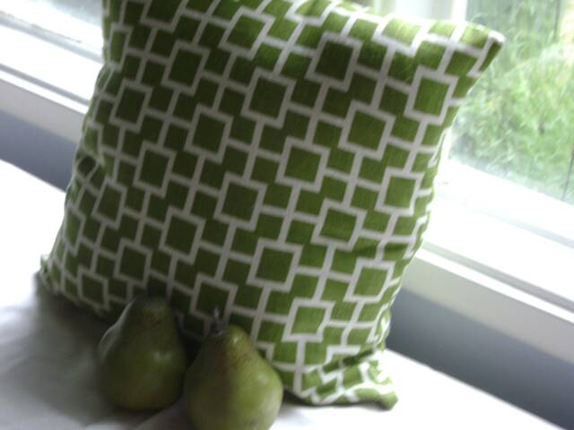 Robert Allen Linen Geometric Print Pillow, 16 X 16, Apple Green - image 1