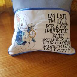 Reading Pillow - thumbnail 2