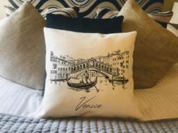 Personalised Venice Italy Country Canvas Cushion - Customised Linen -Cushion Cover With Inner Filler Rialto Bridge Floating City - thumbnail 1