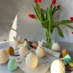 Big Easter Egg Soy Wax Candle With Flower Detailed - Spring Home Decor Aesthetic Handmade Candles - thumbnail 3