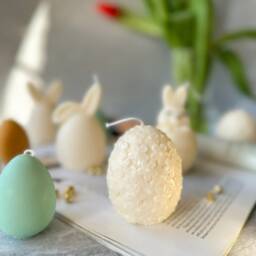 Big Easter Egg Soy Wax Candle With Flower Detailed - Spring Home Decor Aesthetic Handmade Candles - thumbnail 2