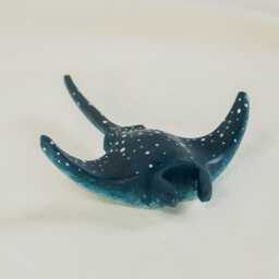 Wooden Stingray Toy, Hand-Painted Ocean Animal, Waldorf Montessori Sea Life Natural Gift For Kids, Nursery Decor - thumbnail 3