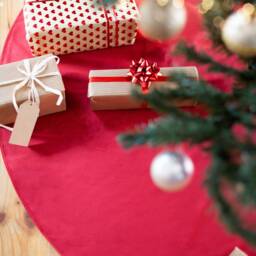 Red Velvet Tree Skirt, Christmas Monochrome Skirt - thumbnail 2
