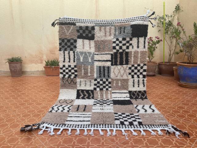 Handwoven Moroccan Wool Rug Modern Geometric Berber Design - 3.51 X 5.51 Feet - image 1