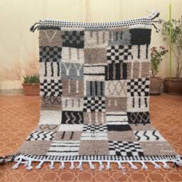 Handwoven Moroccan Wool Rug Modern Geometric Berber Design - 3.51 X 5.51 Feet - thumbnail 3