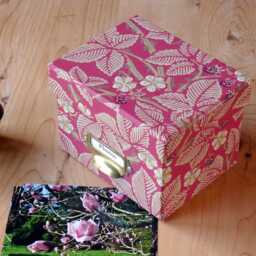 William Morris Photo Box Bramble Red Floral Design, Handmade in England - thumbnail 3