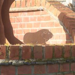 Rusty Metal Guinea Pig Garden Decoration, Outdoor Gift - thumbnail 3