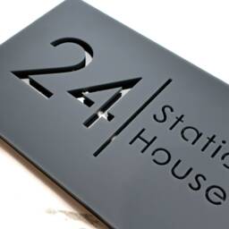 K Smart Sign - Bellissima H2 Laser Cut Matt Dark Gray Anthracite & Black Marble Floating House 300mm X 160mm - thumbnail 1
