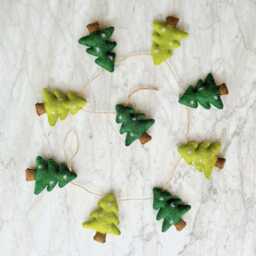 Handmade Felt Christmas Tree Garland, 3Ft Wool Holiday Decor - thumbnail 4