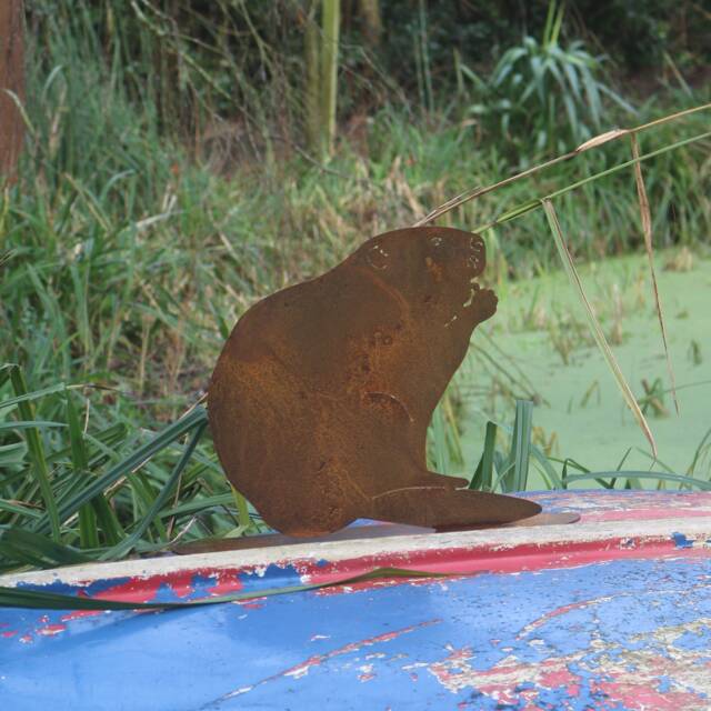 New British Made Rusty Rustic Metal Beaver Home & Garden Decor Gift