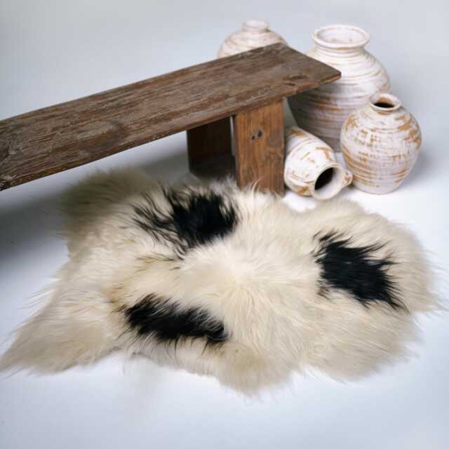 Black & Creamy White Sheepskin Rug - Luxurious Natural Wool Hide For Home D??cor- Leather Hub - image 1