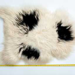 Black & Creamy White Sheepskin Rug - Luxurious Natural Wool Hide For Home D??cor- Leather Hub - thumbnail 2