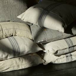 striped Linen Pillow Cover - Coconut Button Closure - thumbnail 4