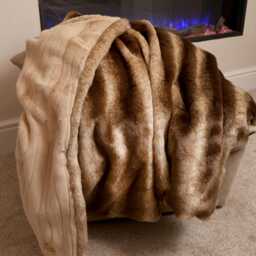 Handmade Chinchilla Faux Fur Throw Luxury Beige Stripe - thumbnail 2