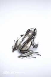 Recycled Scrap Metal Frog Sculpture Bespoke Animal Art - thumbnail 1