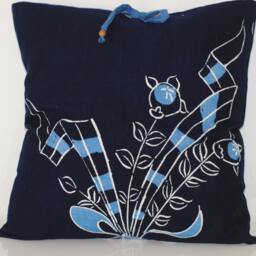 Indigo Flower Pillow Cover - Navy Cover, Japanese Pillow, Throw - thumbnail 2
