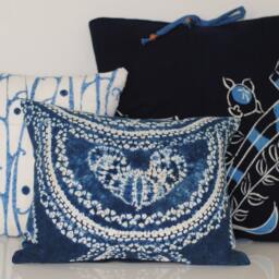 Indigo Flower Pillow Cover - Navy Cover, Japanese Pillow, Throw - thumbnail 4