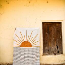 Handmade Rising Sun Rug 4x6 Block Printed Cotton Dhurrie - thumbnail 2