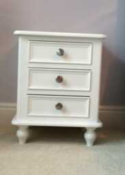 Bedside Cabinet 3 Drawers - Victorian Style - thumbnail 1