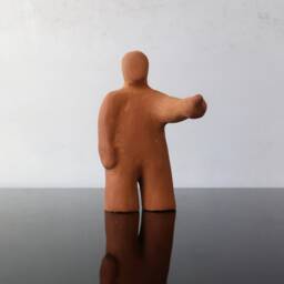 Miniature Figure - Person Pointing Finger, For Psychotherapy & Sand Play, Therapeutic Sculptures, Dynamic Figurine, Play Therapy Tool