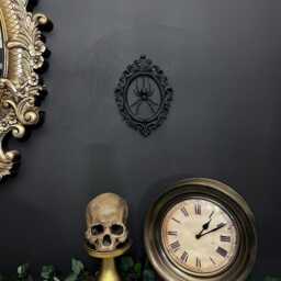 Gothic Framed Hanging Spider Wall Decor - thumbnail 2