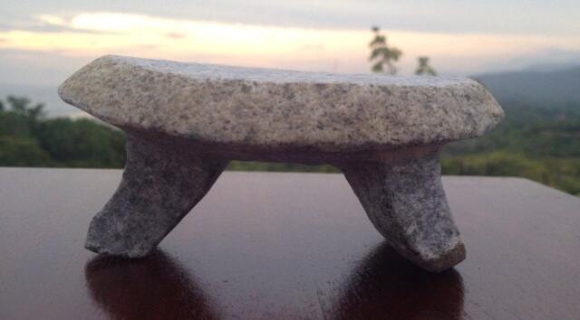 Borucan Indian Stone Metate, Grinding Sculpture, Authentic, Historical, Limited - image 1
